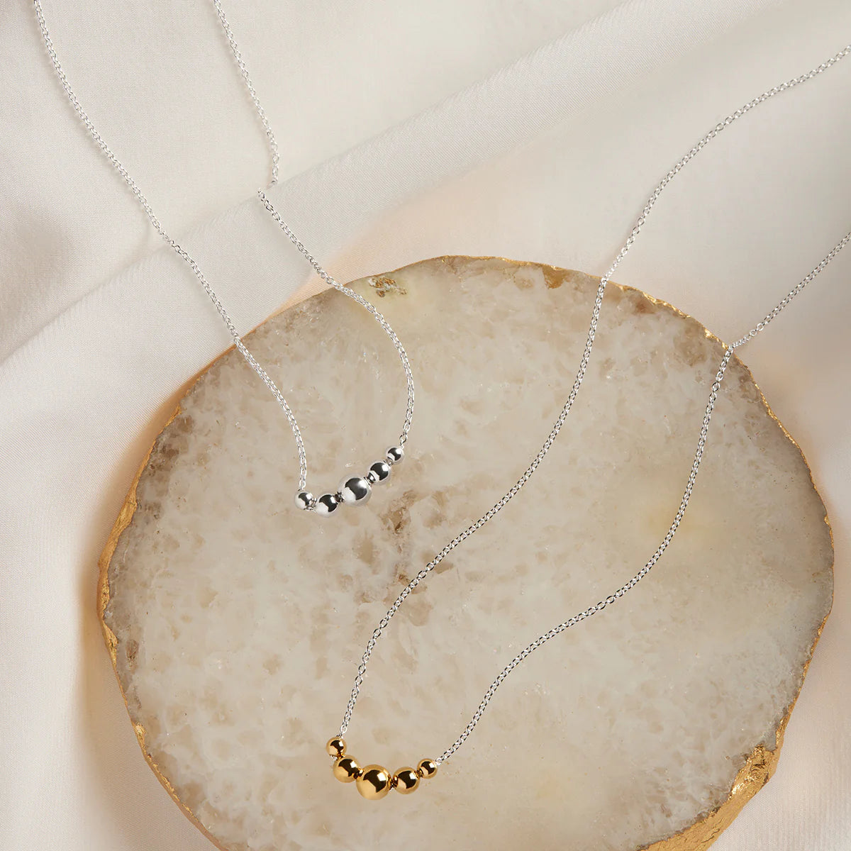 Najo - Oliva Necklace