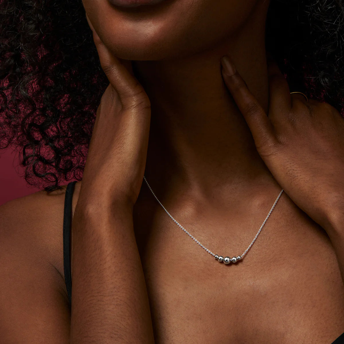 Najo - Oliva Necklace