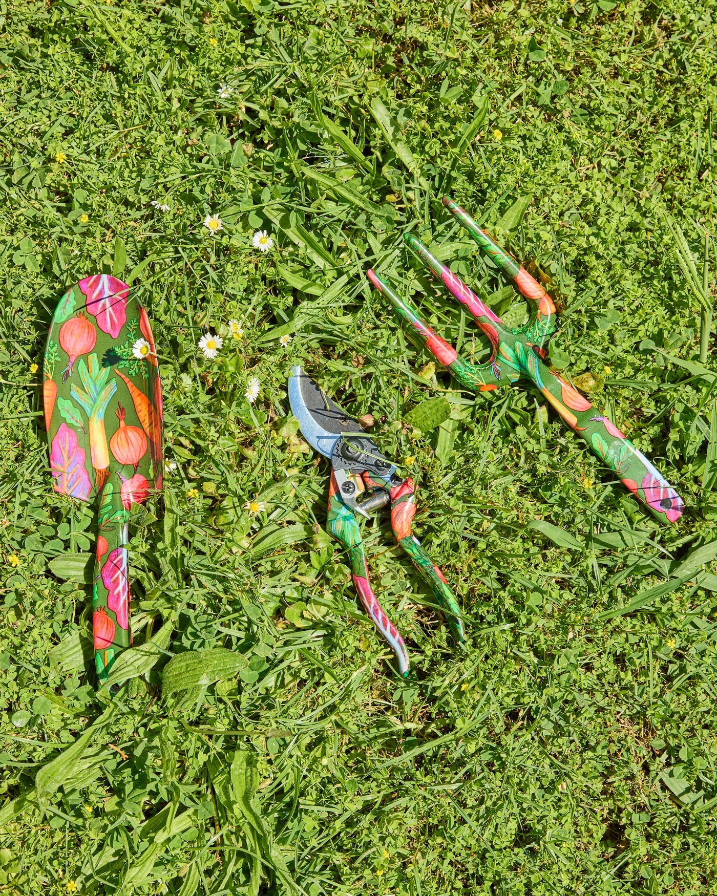 Kip & Co - Veggie Soup Garden Tools and Gloves Set
