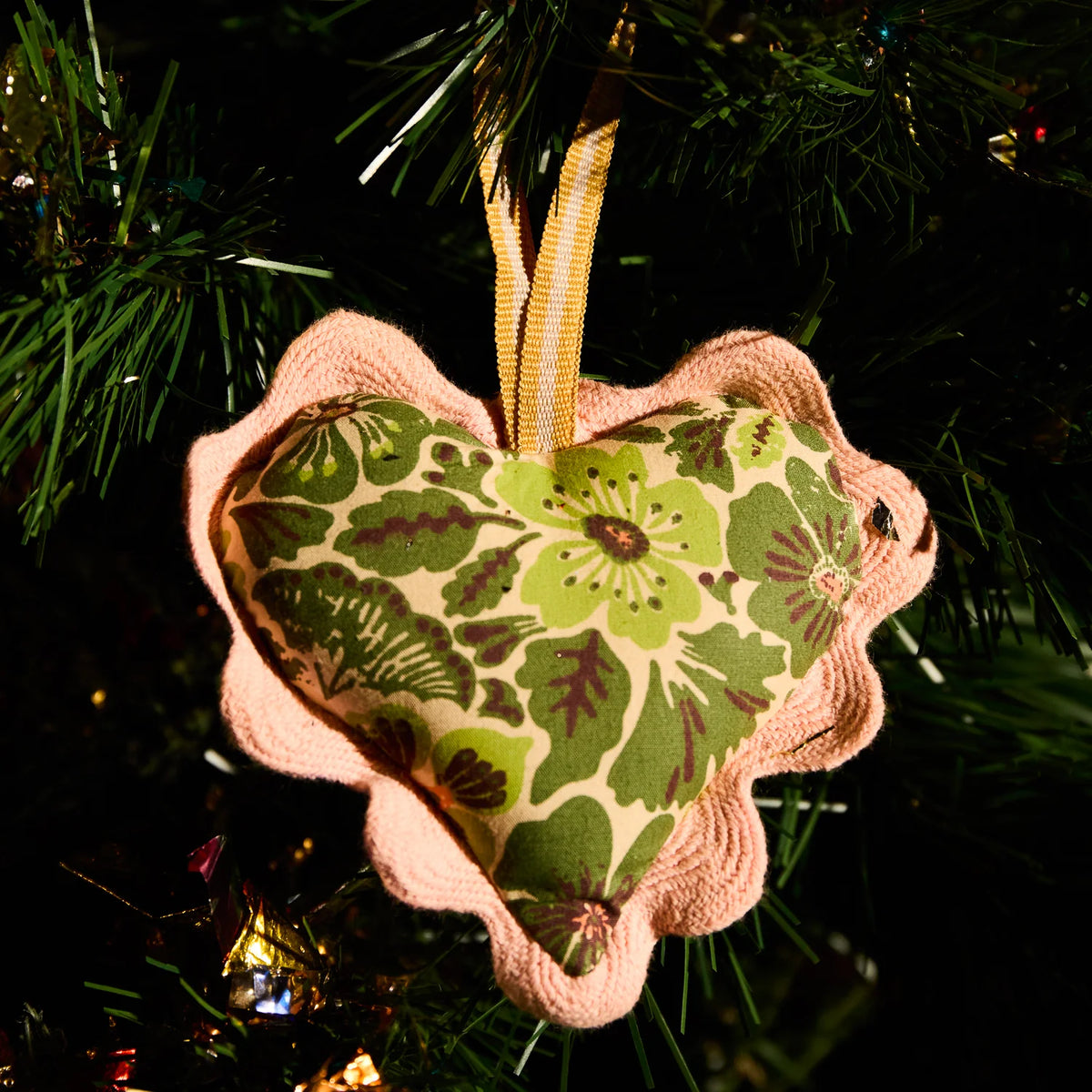 Sage x Clare - Magnolia Cotton Heart Decoration / Cactus Green