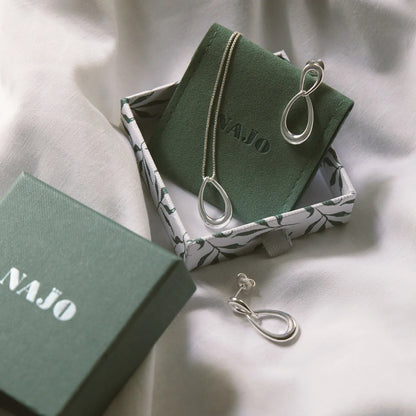 Najo - Vivante Pendant Necklace
