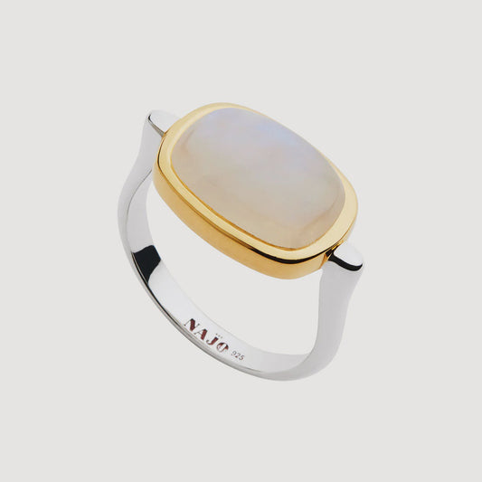 Najo - Fleur Rainbow Moonstone Ring