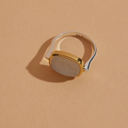Najo - Fleur Rainbow Moonstone Ring