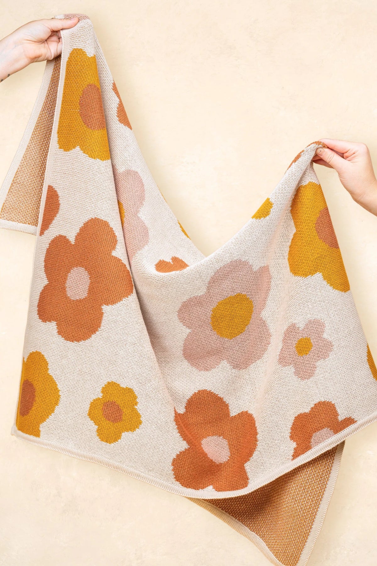 Kiin - Organic Cotton Knitted Blanket