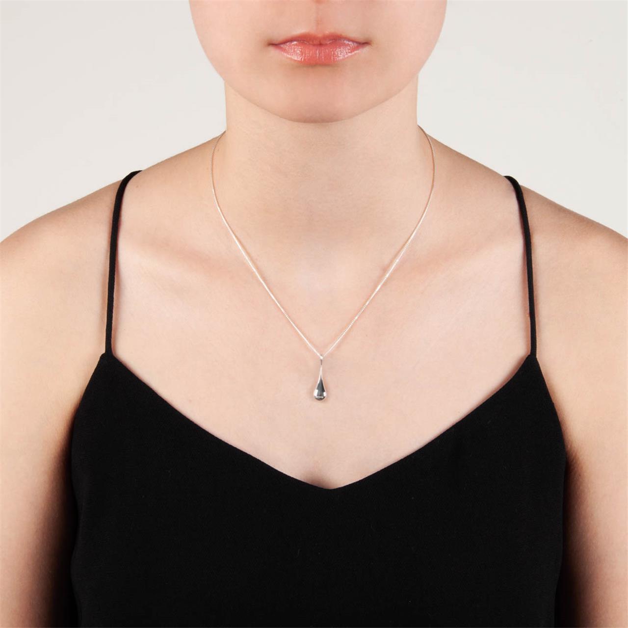 Najo - Silver Teardrop Necklace